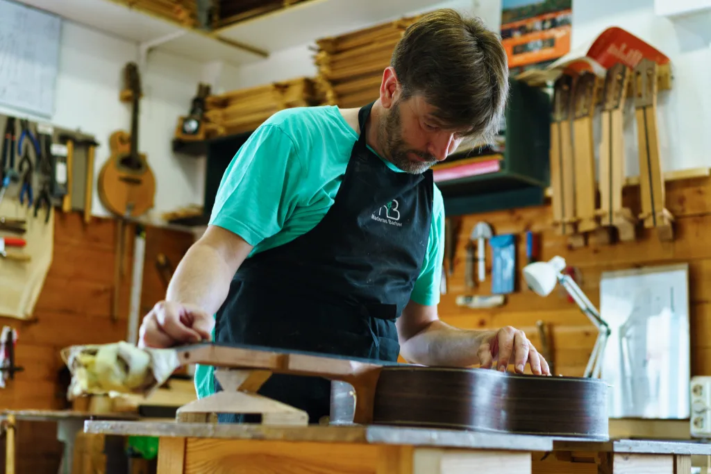 Entrevista al Luthier Óscar Muñoz para Madera Guitarras