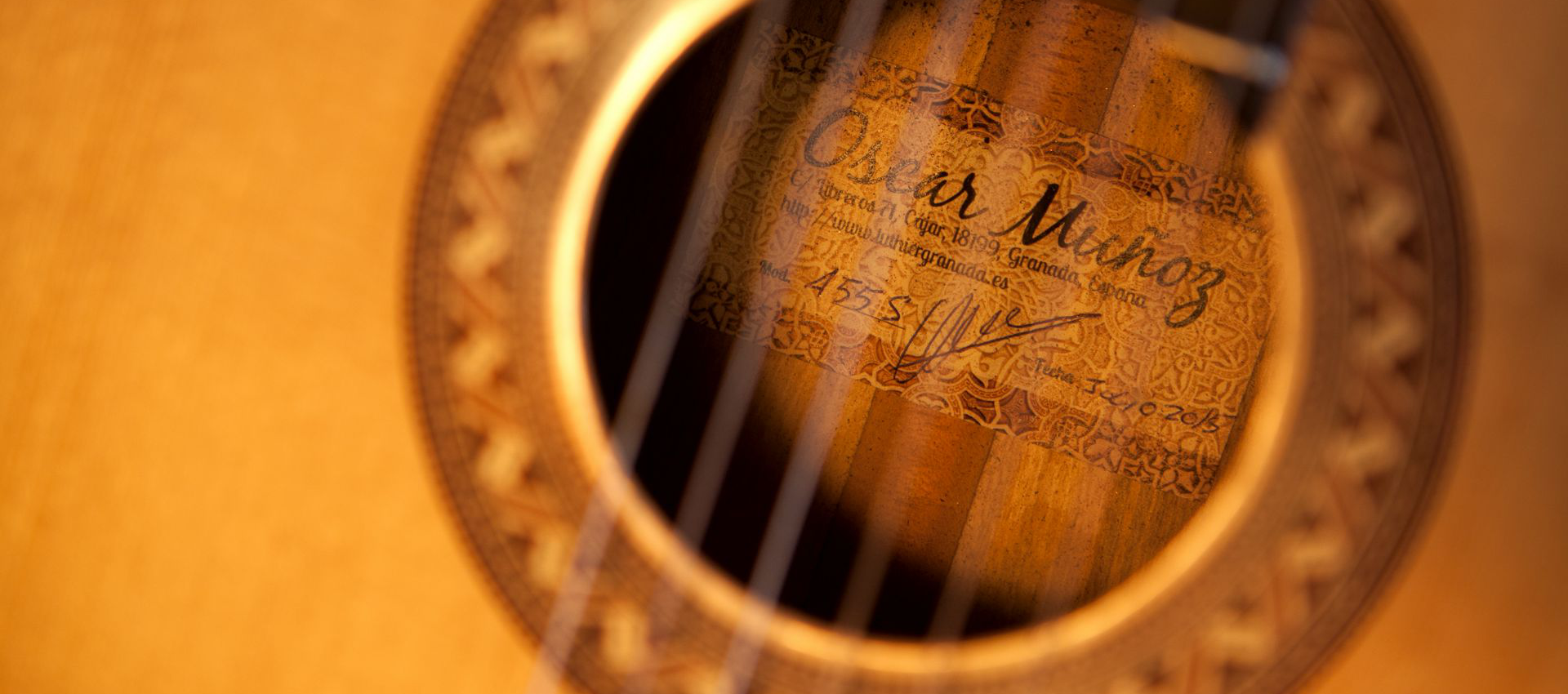 Guitarras clásicas granadinas al pie de la Alhambra
